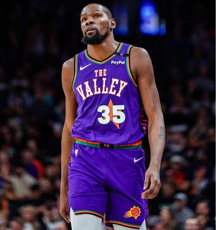 关于卢卡斯特伊罗防守失守，连续失球成为球队软肋的信息