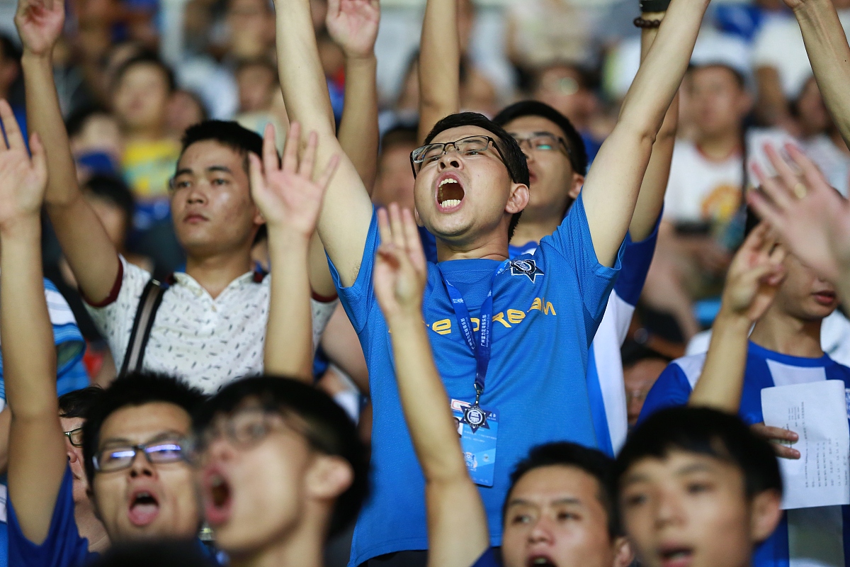 开云APP-关于紧张比赛即将点燃球迷热情，现场气氛达到高潮的信息