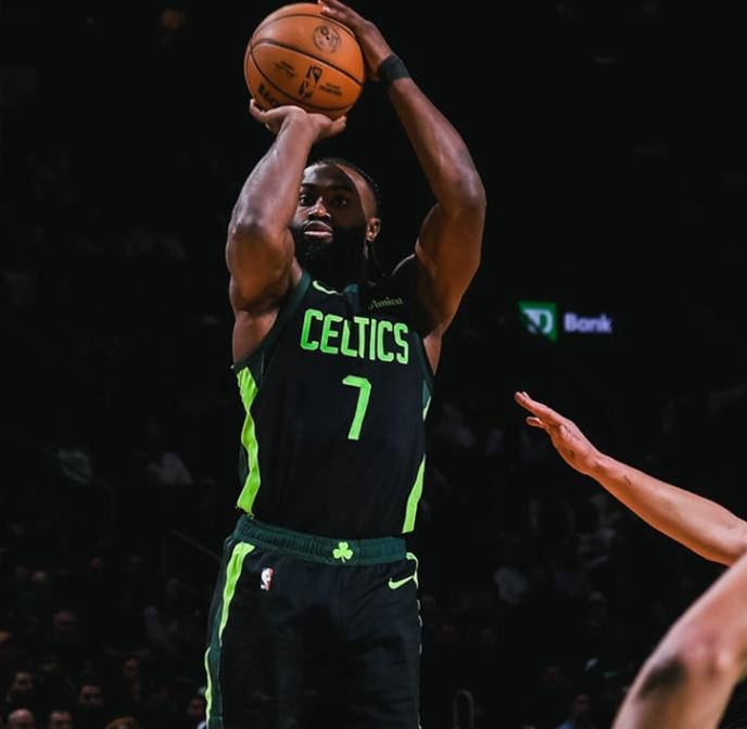 凯尔特人避免遭遇横扫，沃克迎来爆发的简单介绍