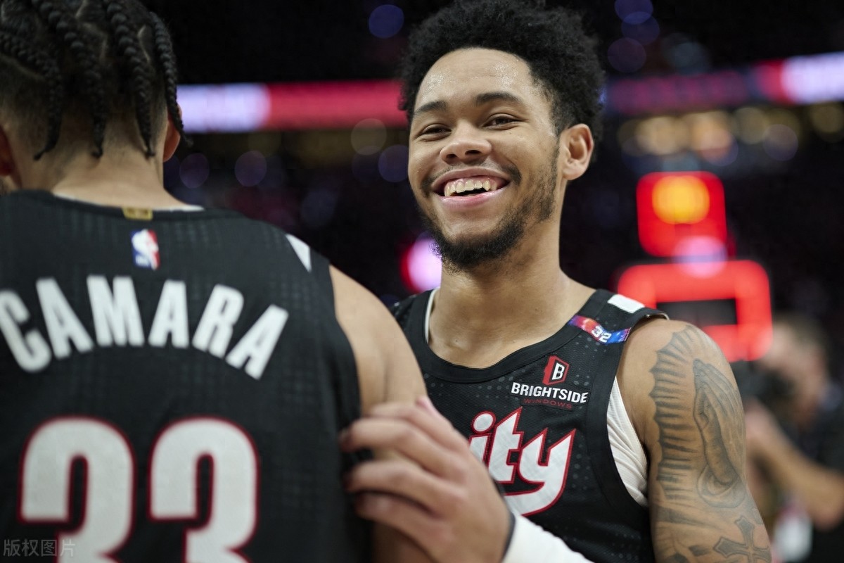 开云体育中国-包含开拓者队中锋迎来爆发，场均得分破的词条