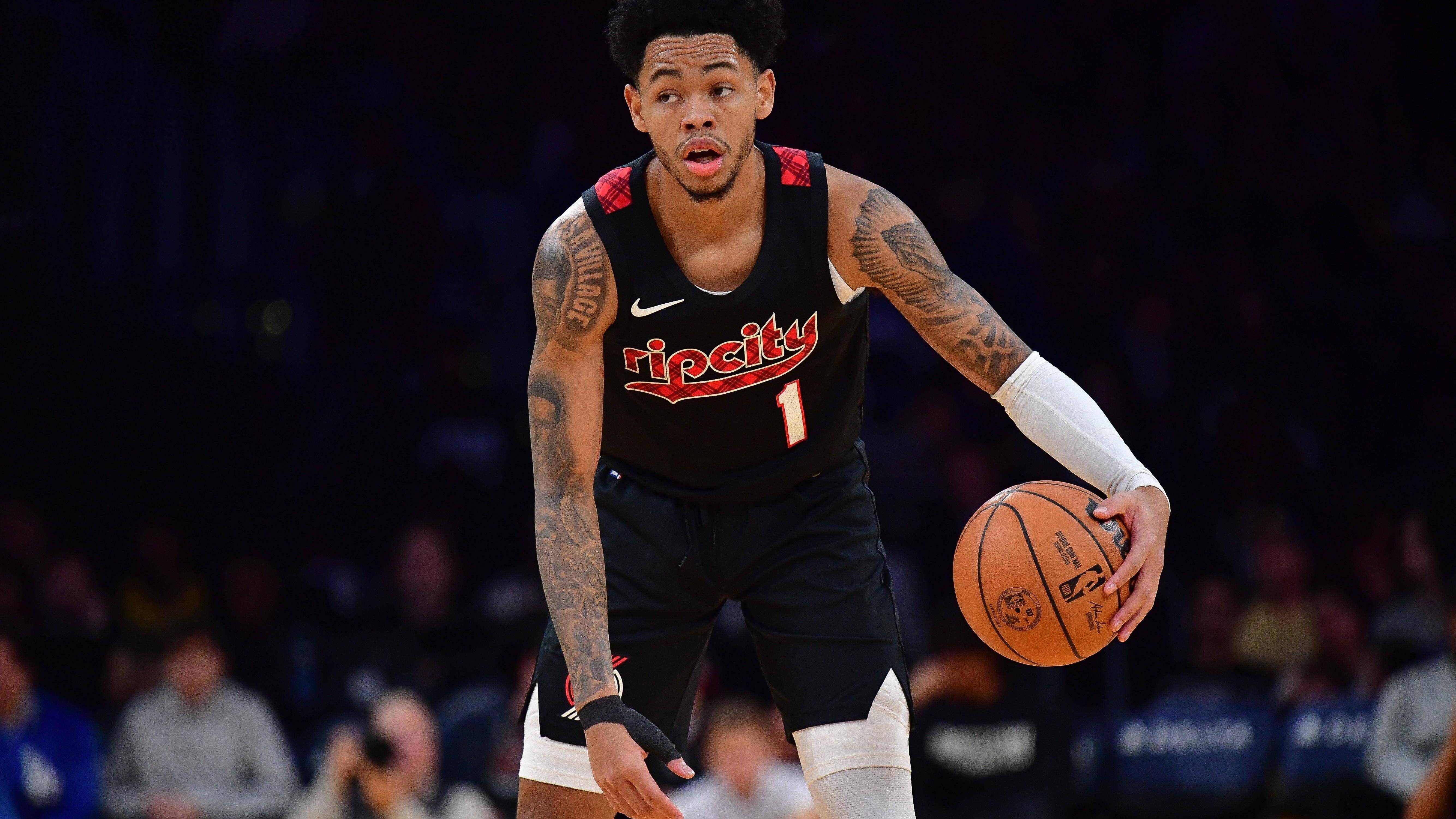 包含开拓者队中锋迎来爆发，场均得分破的词条