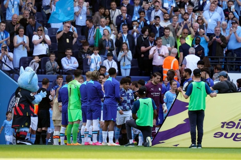 包含切尔西老板要求球队保持低调：不要得意忘形的词条