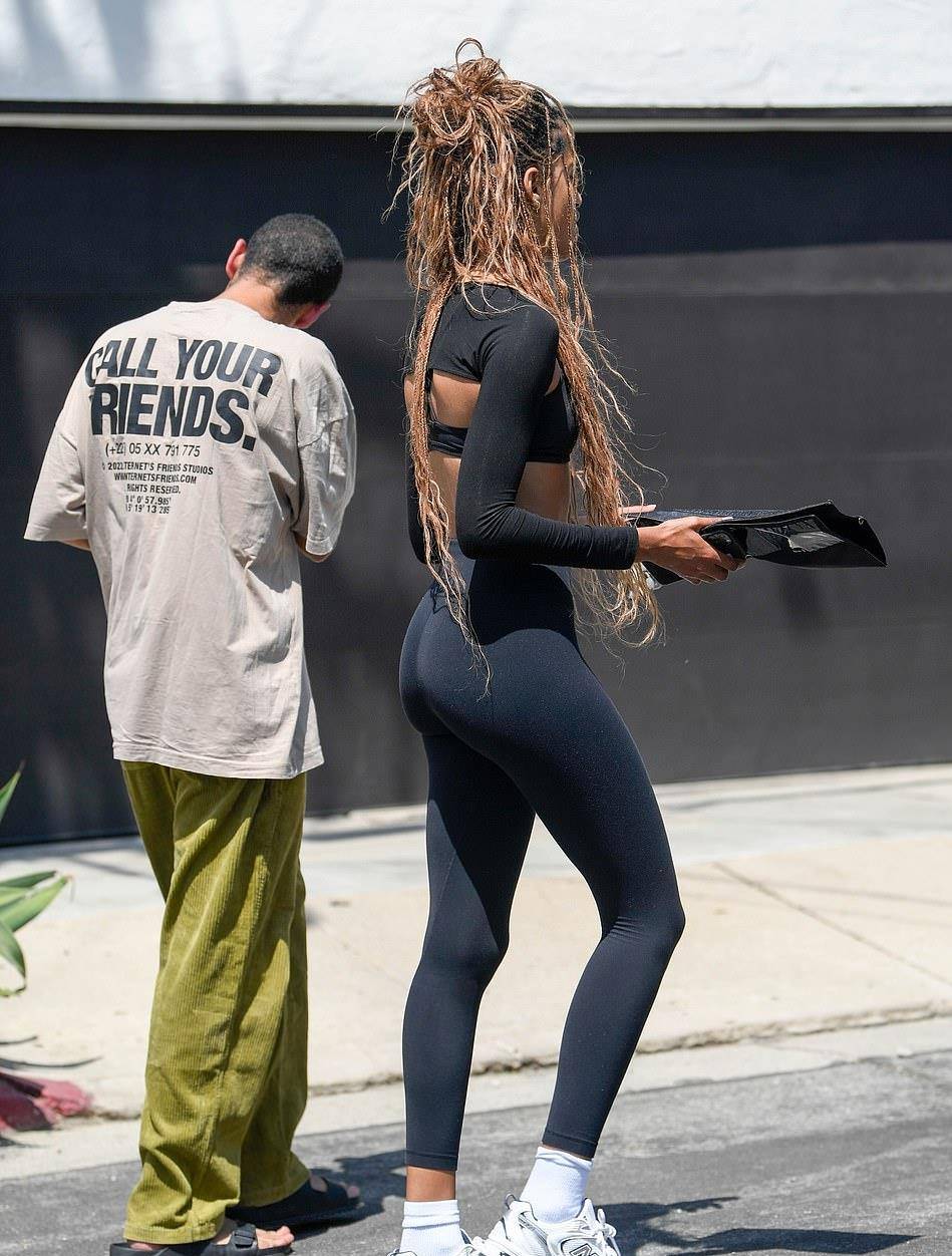 开云体育入口-非洲足球赛事中，女选手交出亮眼成绩单