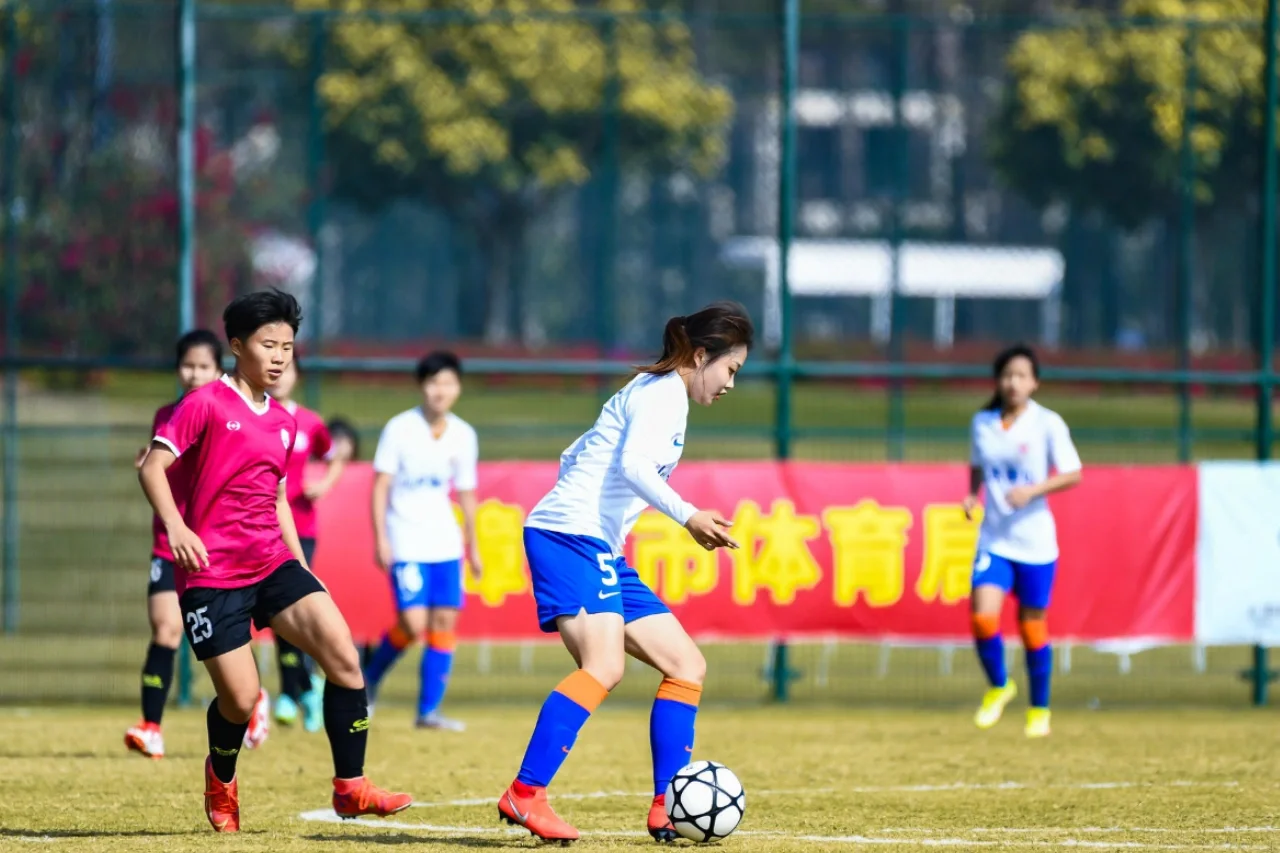 开云体育官网-加拿大女足姑娘取得赛季首胜