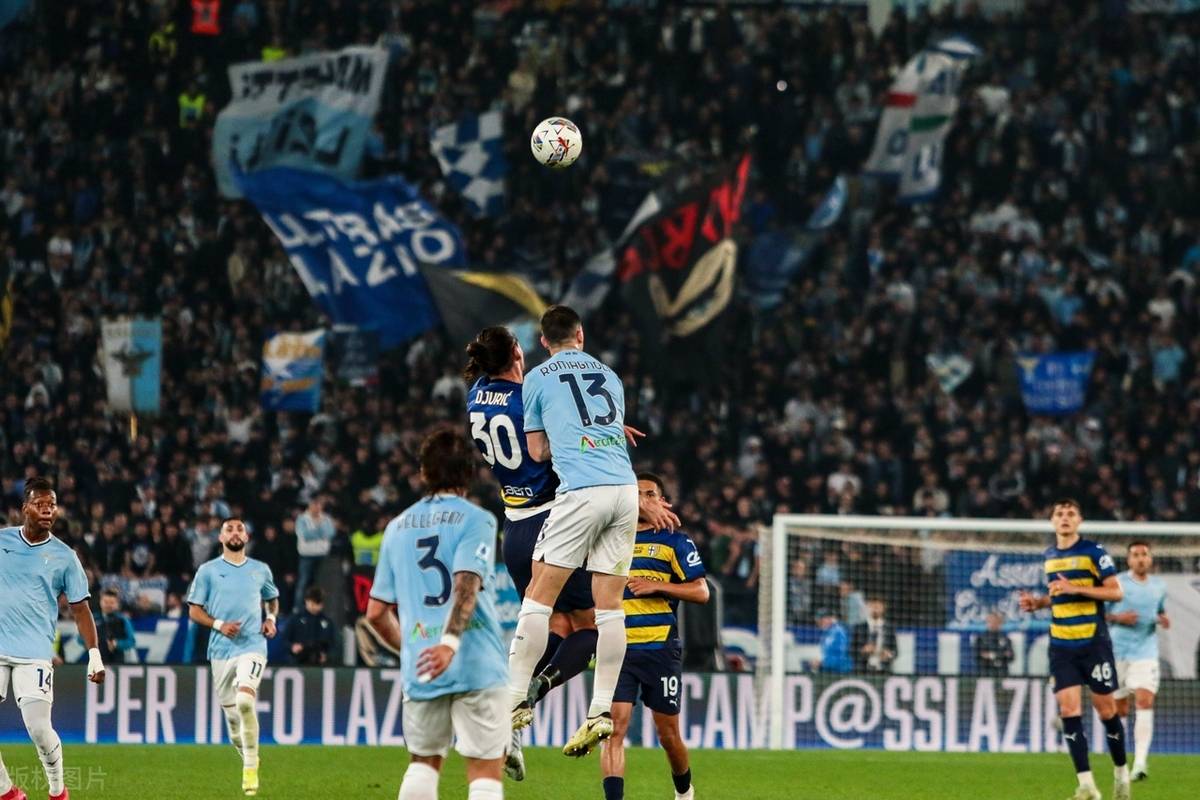 开云官网-关于汉堡球员梅开二度，主场告捷逆袭的信息