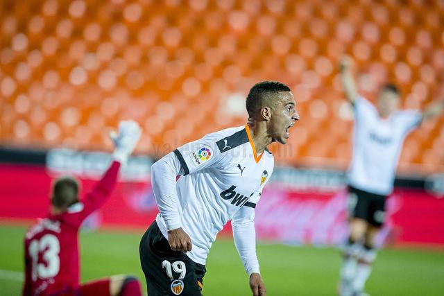 华伦西亚斩获进球，帮助球队取胜