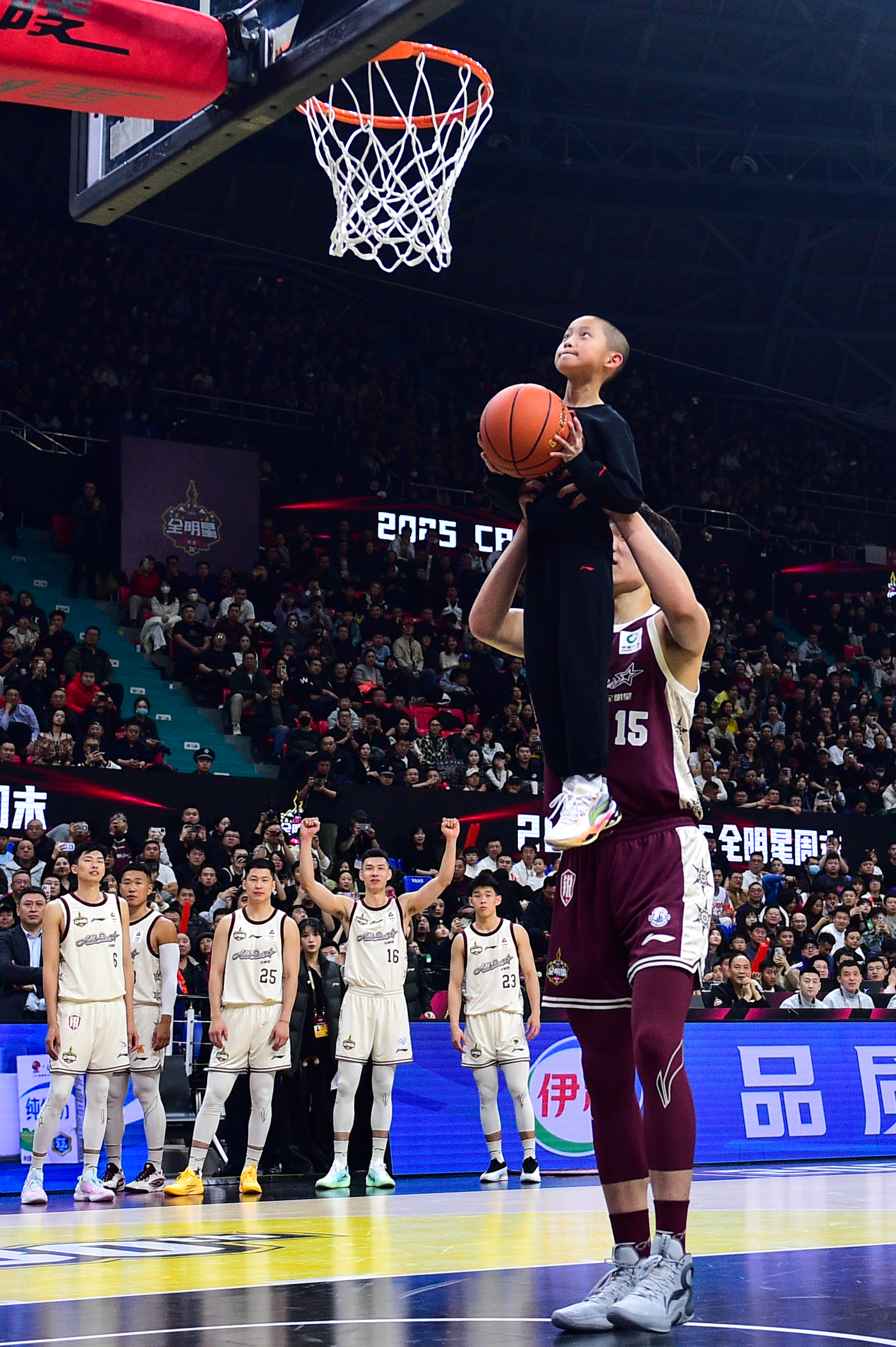 开云体育平台APP-篮球明星联谊赛收官，绚丽落幕