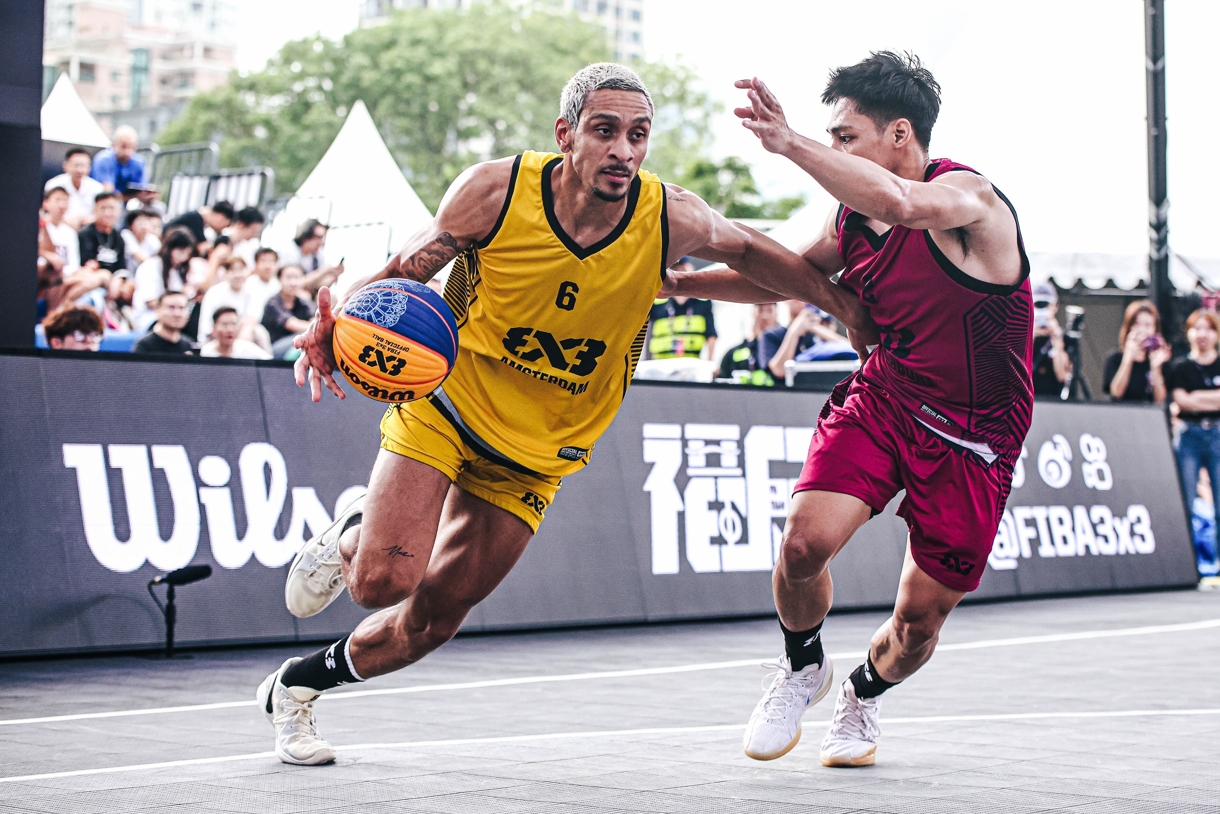 深圳篮球联赛上演惊险一战，双方实力相当的简单介绍