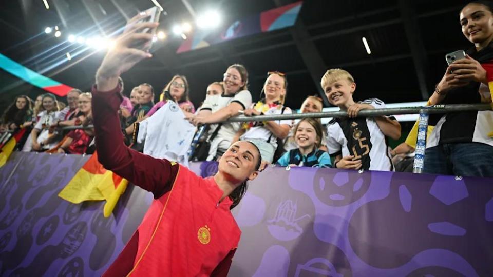 开云体育登录-狼堡队的表现受到了球迷的关注