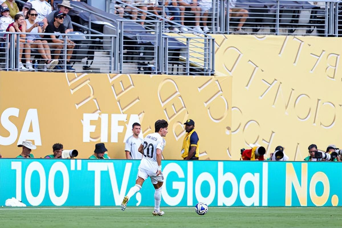 开云体育官网-关于法甲劲旅闯入欧冠四强，舞动梦幻之旅的信息