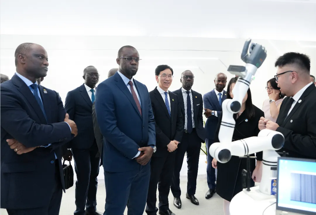 塞内加尔国家队在外交界赢得赞誉