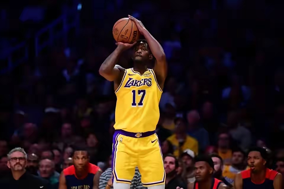 湖人队的新科球员逐渐发挥出色