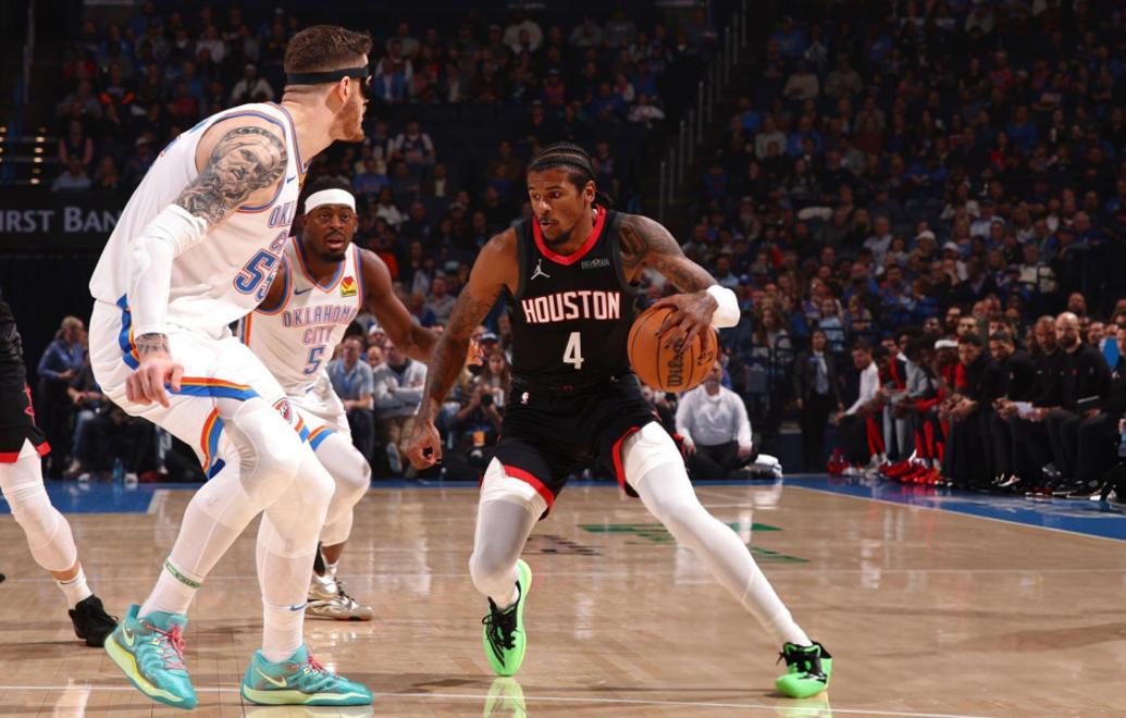 关于广东不敌浙江遭遇两连败，新疆火箭主场取胜的信息