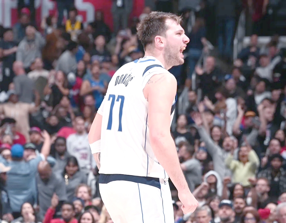 开云体育官方网站-独行侠逆转勇士，东契奇全方面表现抢眼