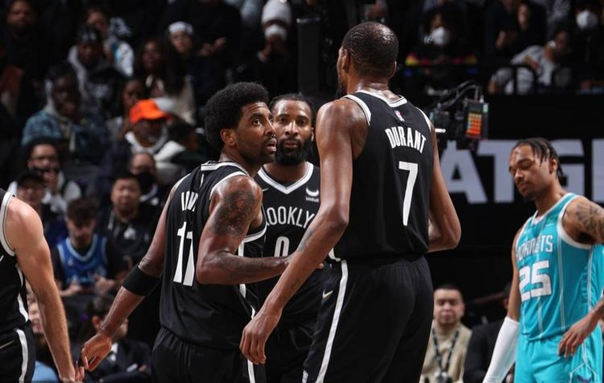 开云APP-篮网客场战胜黄蜂，欧文发挥稳定