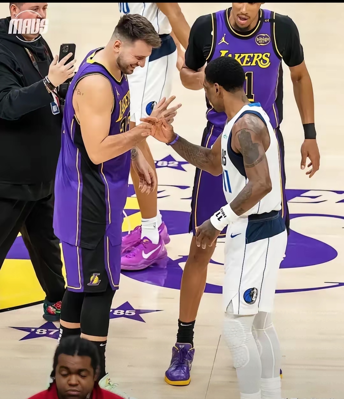 开云体育app-尼克斯逆转湖人，欧文状态火热