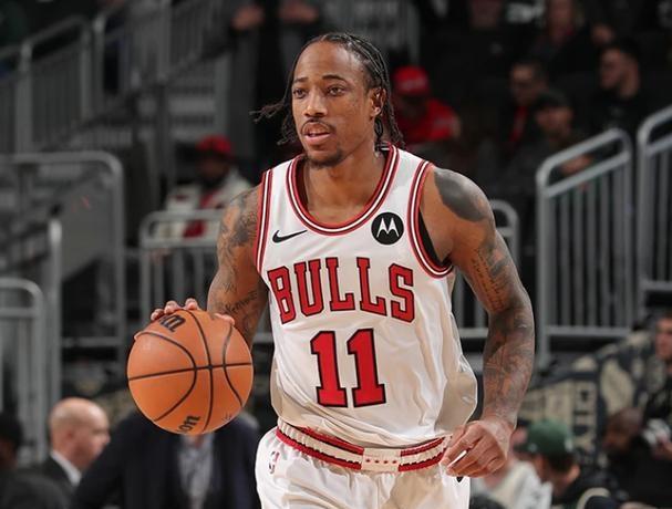 独行侠鏖战国王，德罗赞高光表现