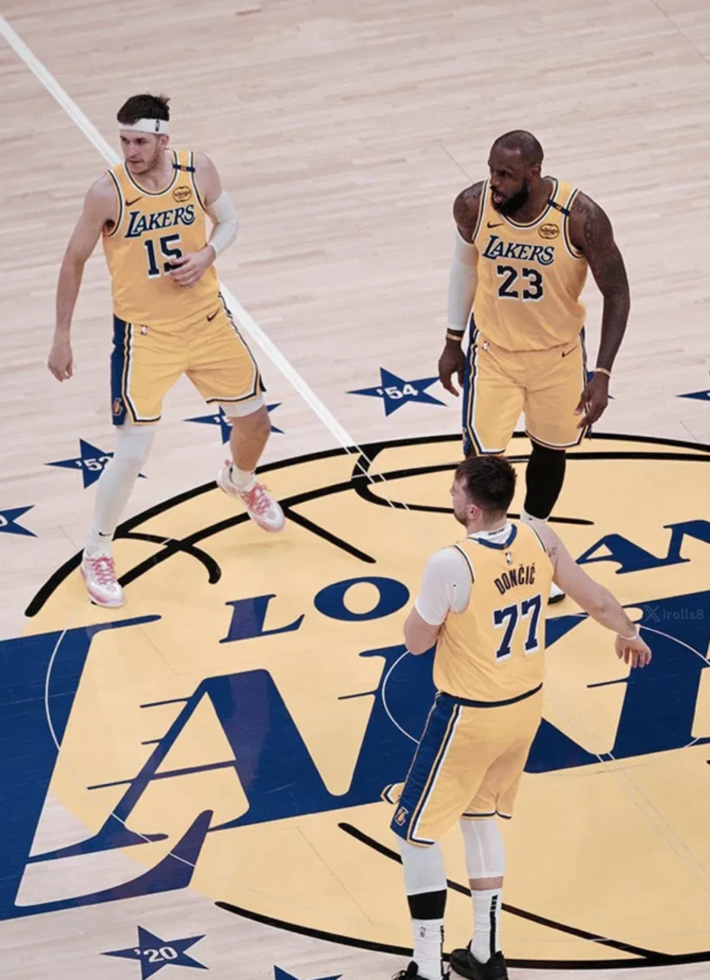 开云体育登录-火箭鏖战湖人，詹姆斯状态火热