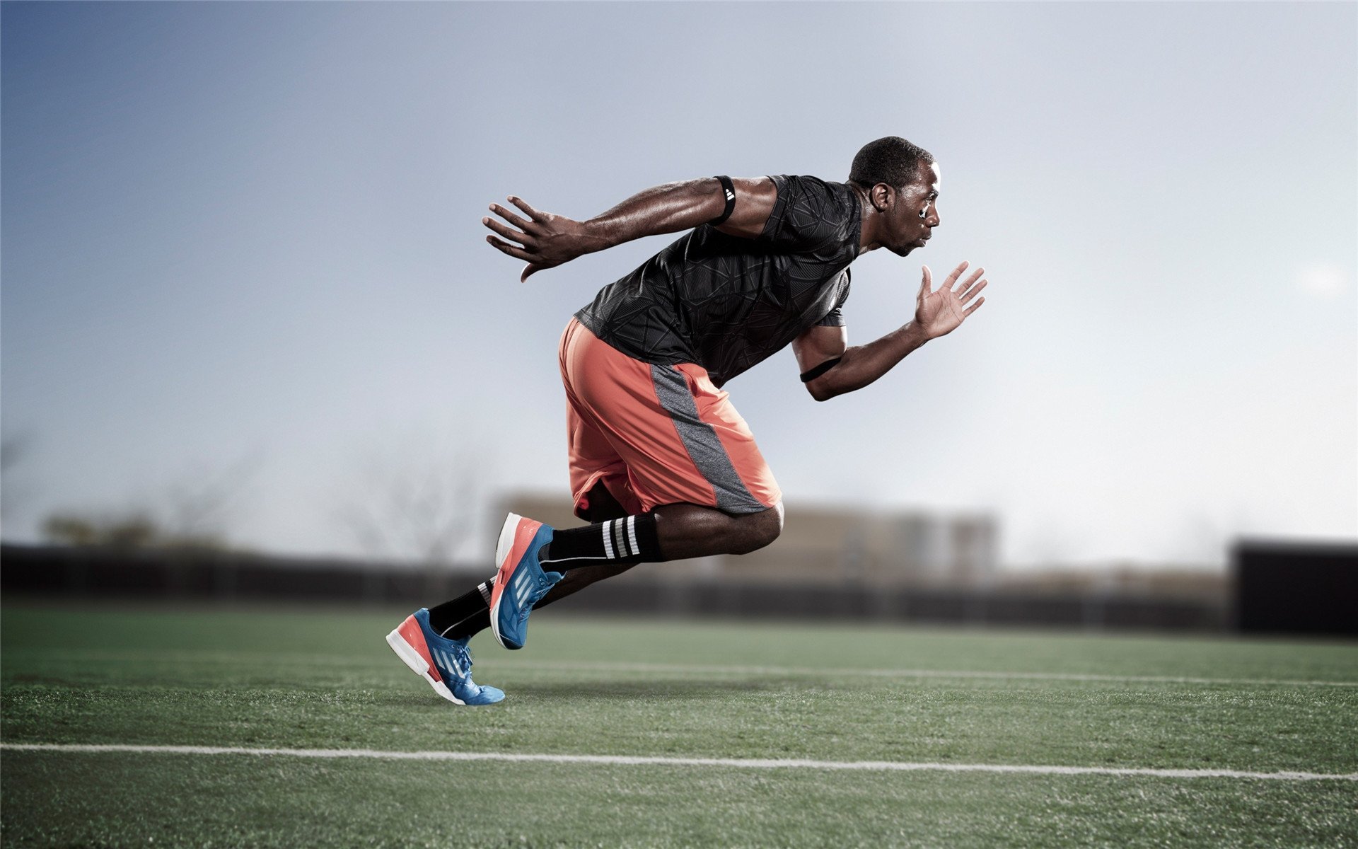 保罗数据全面爆炸,步行者铁血防守锁死湖人