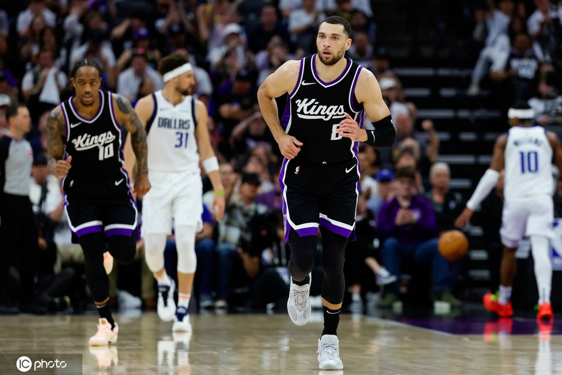 热火生死战取胜爵士，德罗赞数据全面爆炸