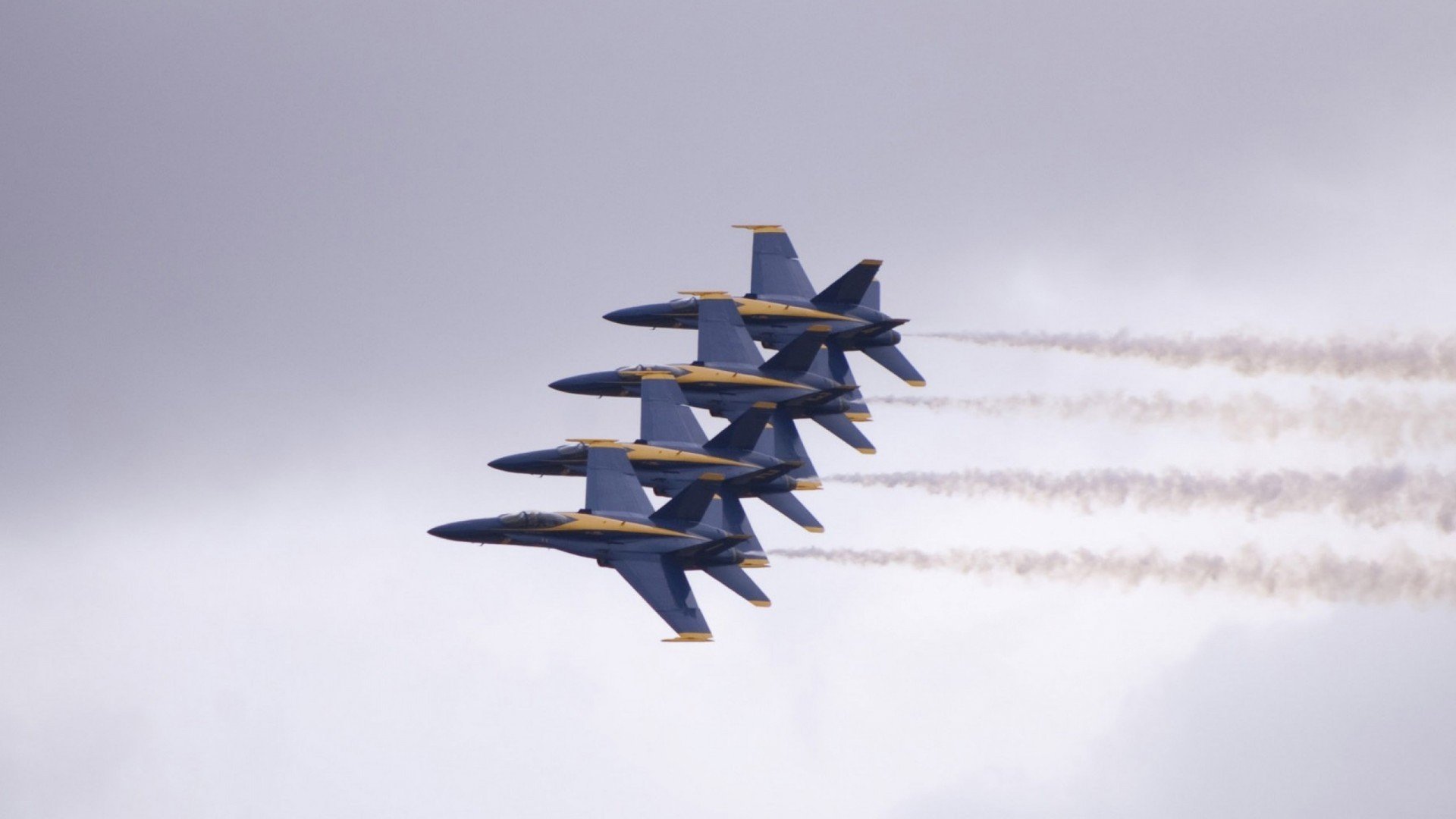 开云体育APP下载-利拉德绝命三分如鹰击长空，老鹰展翅斩落篮网迎关键一胜