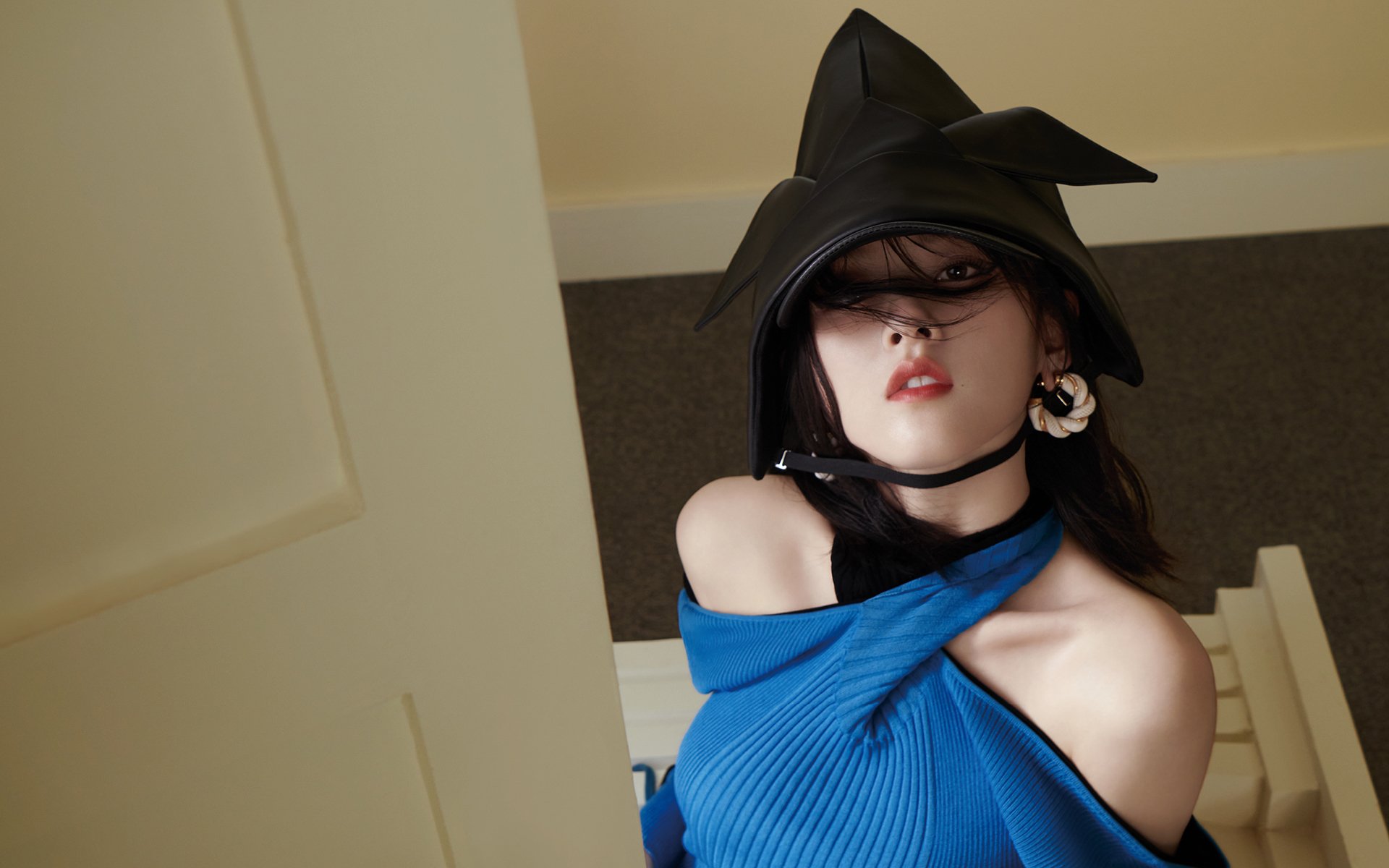 魔法契约,萨拉赫在国家德比中为巴萨锁定胜局,波兰神锋黯然失色